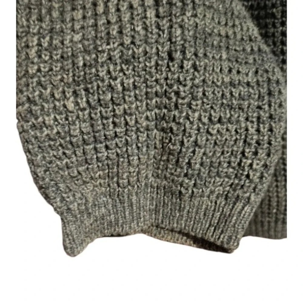 American Eagle Outfitters Qty of 2 Men's Crewneck Sweater Medium Gray Green Knit